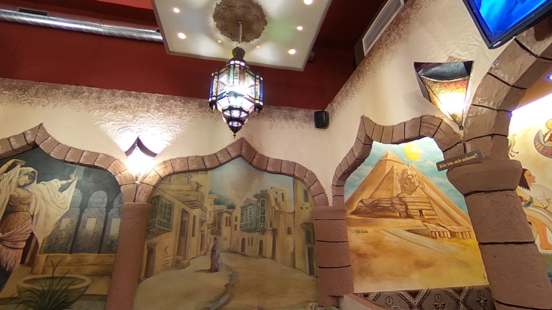 Detailaufnahme aus der Pyramide Café Shisha-Bar